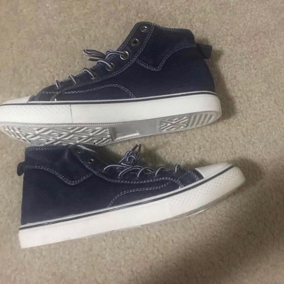 Hightops - Picture 3 of 3